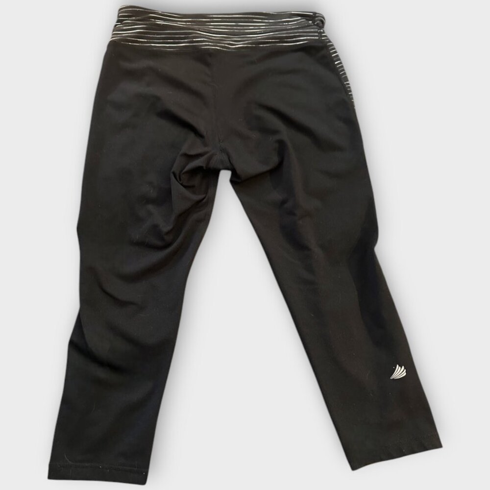 Free2B Capri Leggings - Workout Pants - Black and White